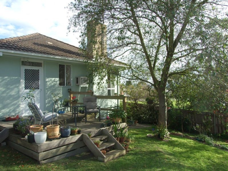 17 Mann Street, Moe VIC 3825