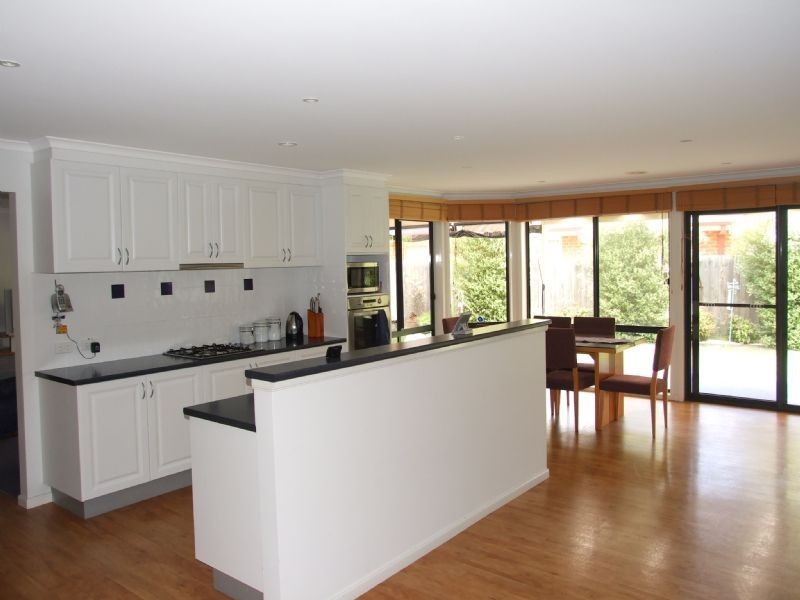 7 Valley Court, Newborough VIC 3825