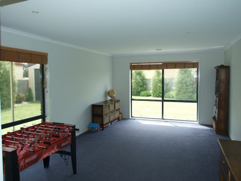 7 Valley Court, Newborough VIC 3825