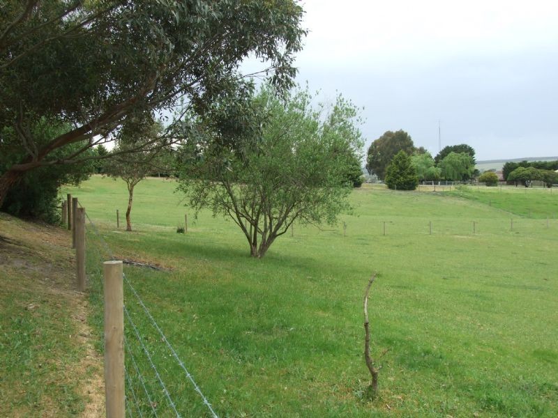 20 Helga Drive, Yallourn North VIC 3825