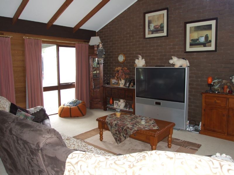 7 Frys Track, Newborough VIC 3825