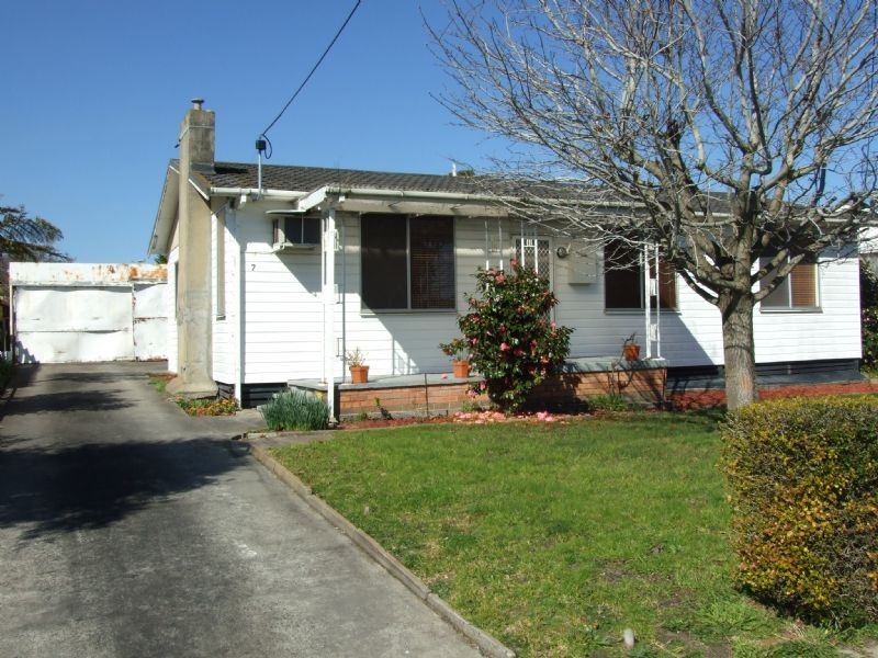 7 Boolarra Avenue, Newborough VIC 3825