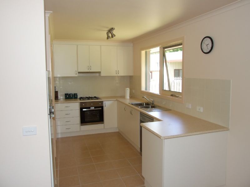 2 Leslie Court, Moe VIC 3825