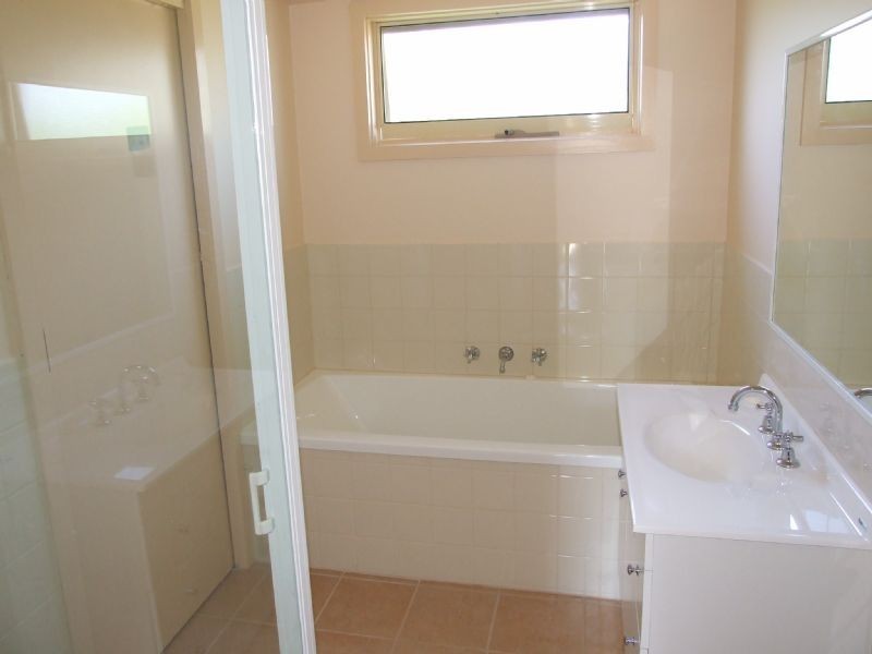 2 Leslie Court, Moe VIC 3825