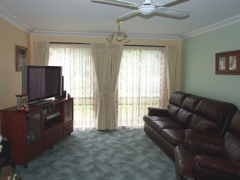 13 McMillan Court, Newborough VIC 3825