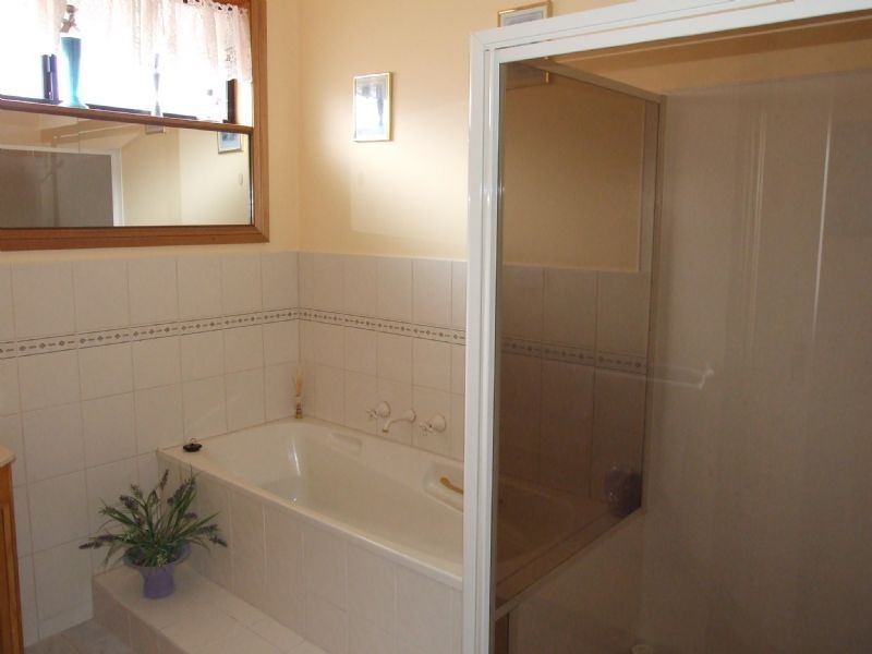 13 McMillan Court, Newborough VIC 3825