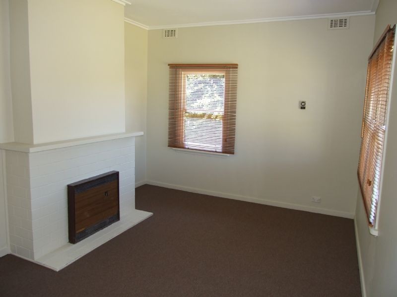 106 Fowler Street, Moe VIC 3825