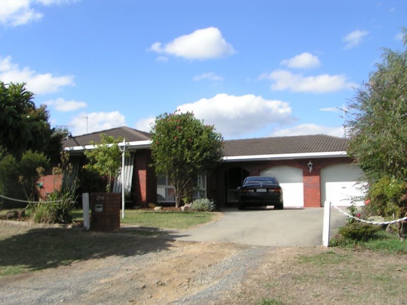23 Cemetery Road, Moe VIC 3825
