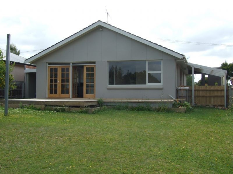 23 Lisle Street, Moe VIC 3825