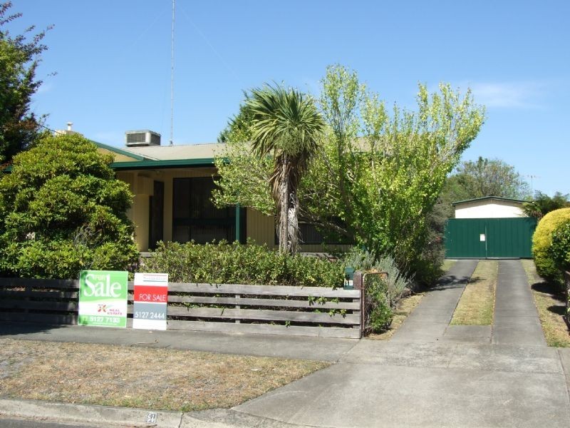 51 Western Avenue, Newborough VIC 3825