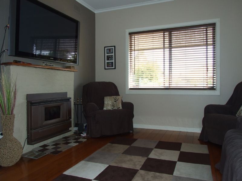 34 Law Street, Newborough VIC 3825