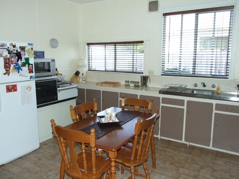 34 Law Street, Newborough VIC 3825