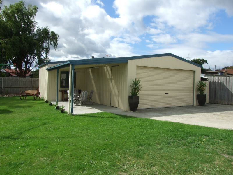 34 Law Street, Newborough VIC 3825