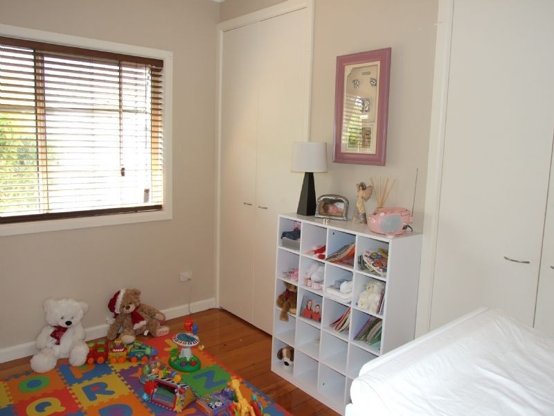 34 Law Street, Newborough VIC 3825