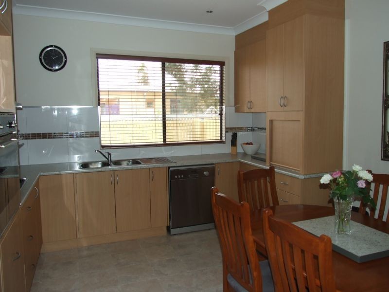 79 Moore Street, Moe VIC 3825