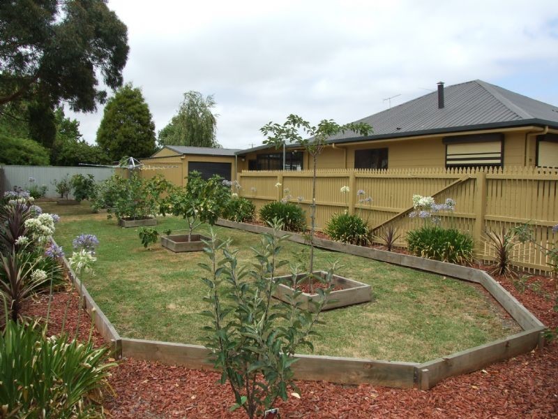 79 Moore Street, Moe VIC 3825