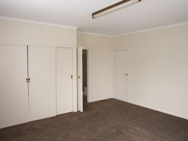 24 Windsor Avenue, Moe VIC 3825