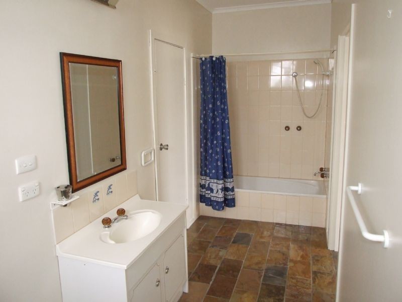 24 Windsor Avenue, Moe VIC 3825