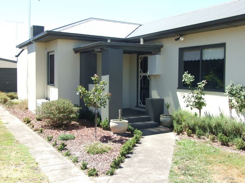 4 Johnson Street, Moe VIC 3825