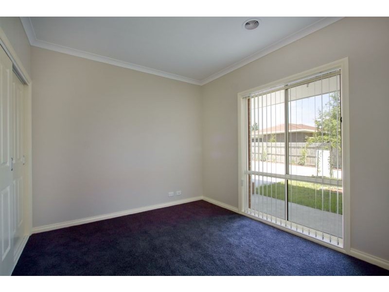 2/63 Monash Road, Newborough VIC 3825