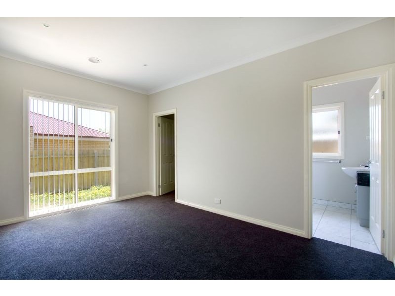 2/63 Monash Road, Newborough VIC 3825
