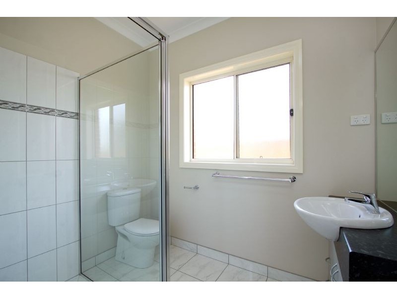 2/63 Monash Road, Newborough VIC 3825