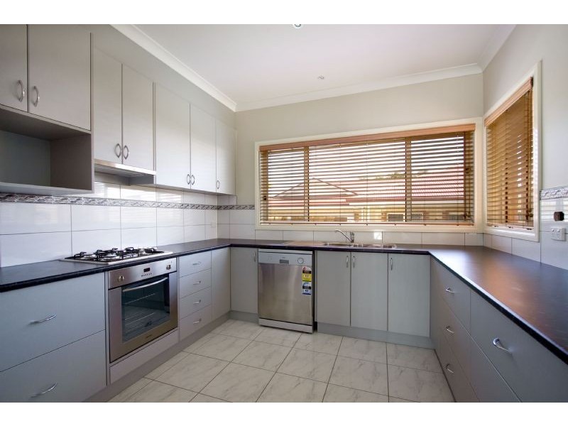 2/63 Monash Road, Newborough VIC 3825