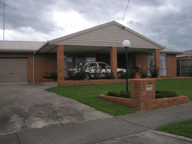 3 Barton Street, Newborough VIC 3825
