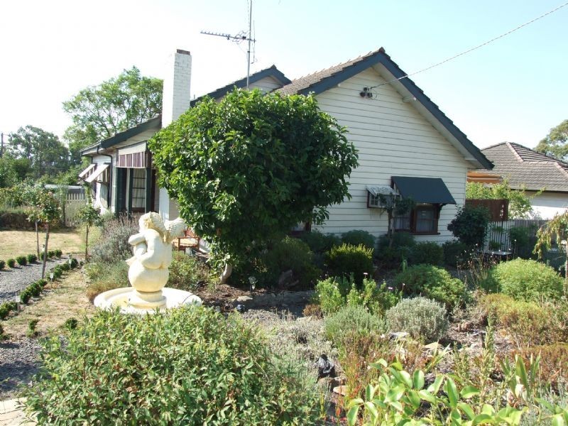 1 Murray Road, Newborough VIC 3825