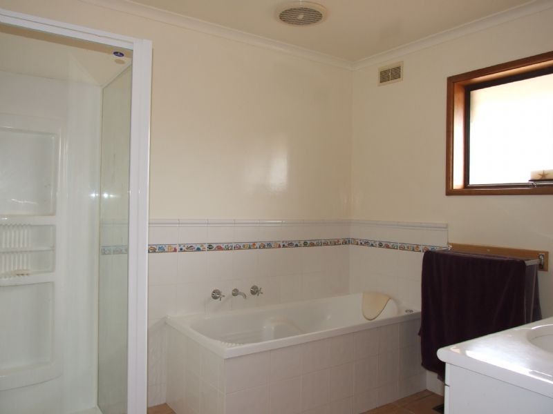 39 Haunted Hills Road, Newborough VIC 3825