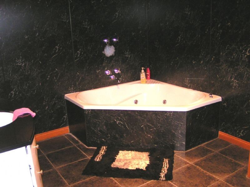 30 Daphne Drive, Moe VIC 3825