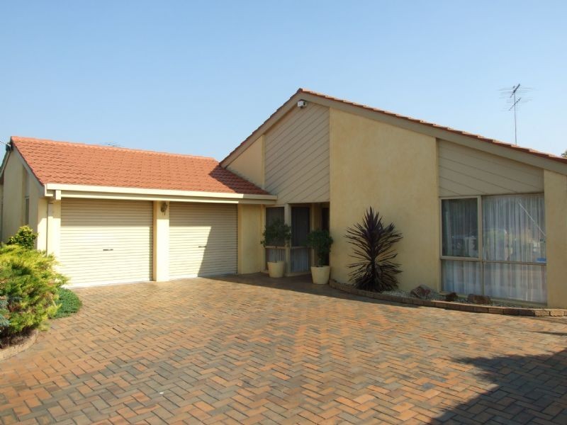 13 Ollerton Avenue, Newborough VIC 3825