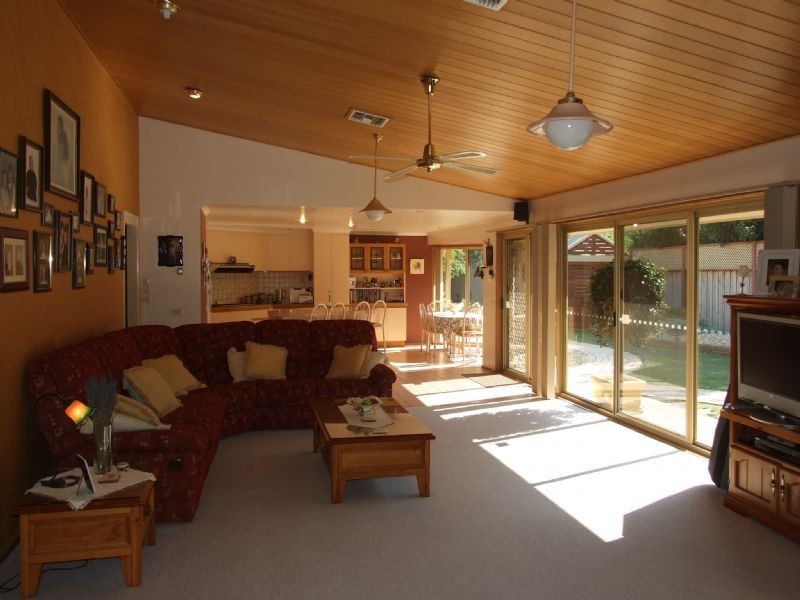 13 Ollerton Avenue, Newborough VIC 3825