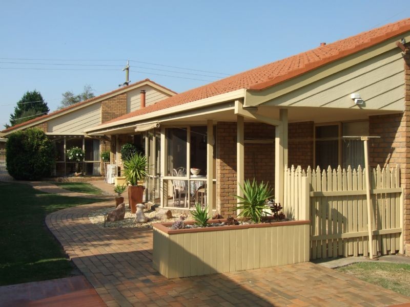 13 Ollerton Avenue, Newborough VIC 3825