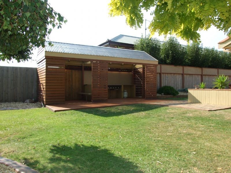 13 Ollerton Avenue, Newborough VIC 3825