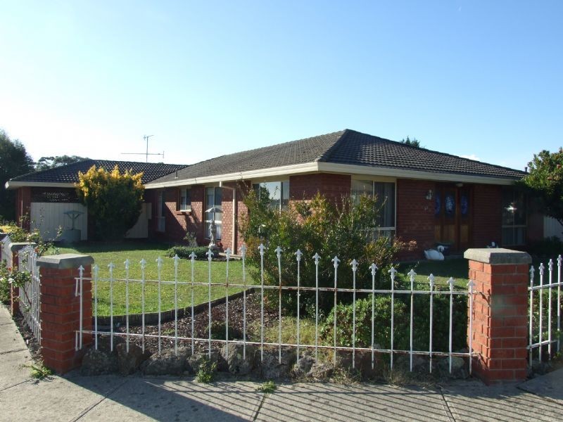 57 Dinwoodie Drive, Newborough VIC 3825