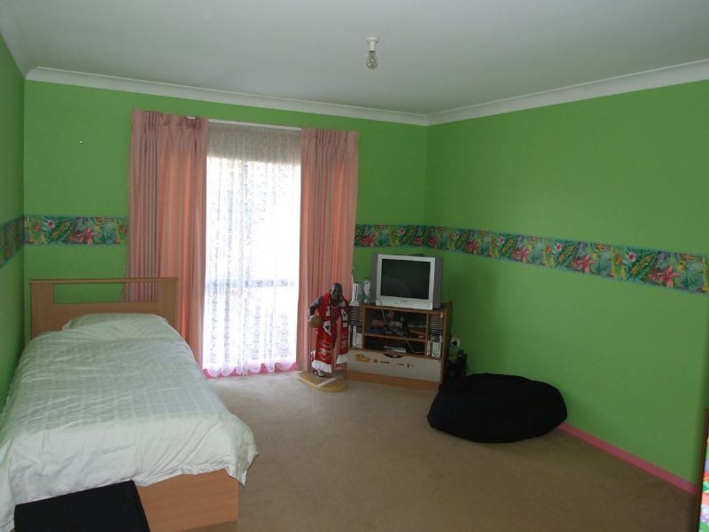 57 Dinwoodie Drive, Newborough VIC 3825