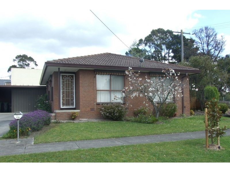 1/8 Walhalla Street, Newborough VIC 3825