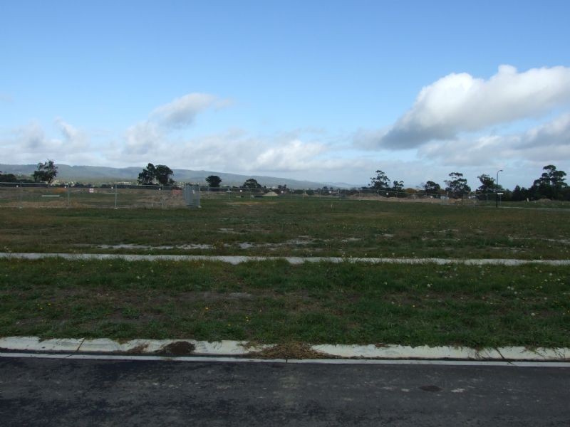 Lot 77 Montane Boulevard, Newborough VIC 3825