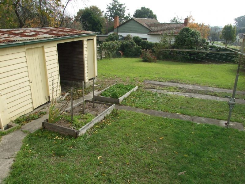 20 Scott Avenue, Moe VIC 3825