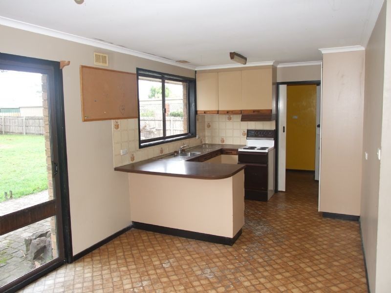 16 Hunter Street, Moe VIC 3825