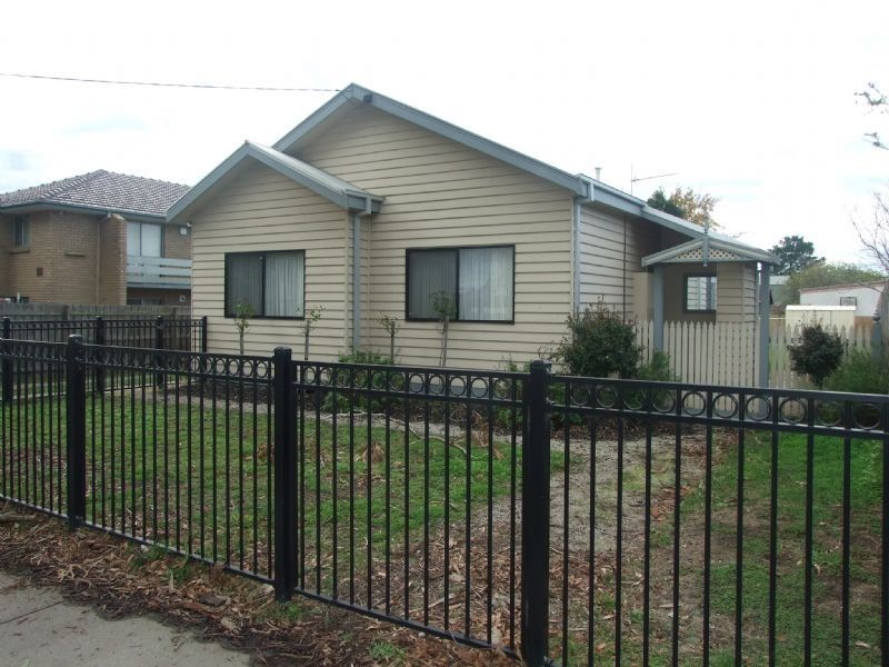 10 High Street, Moe VIC 3825