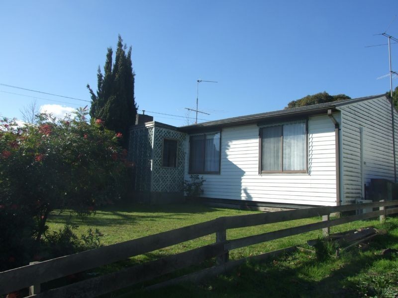 21 Boolarra Avenue, Newborough VIC 3825