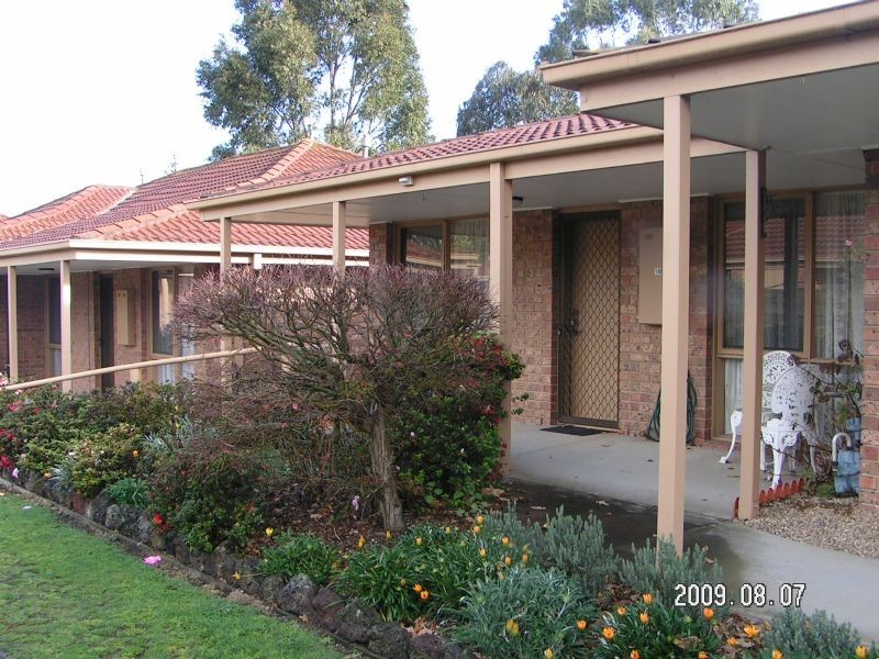 10/15 Burrage Court, Moe VIC 3825