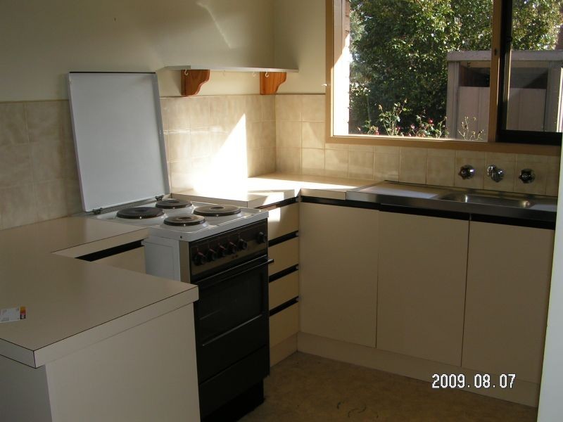 10/15 Burrage Court, Moe VIC 3825