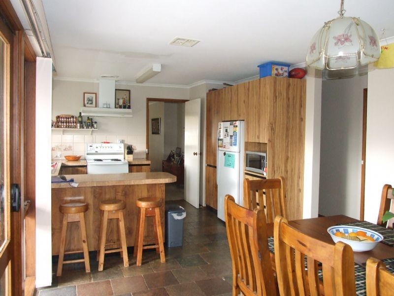 8 Desmond Street, Moe VIC 3825