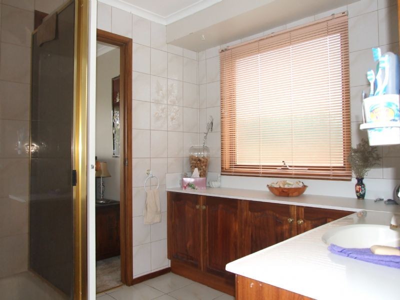 8 Desmond Street, Moe VIC 3825