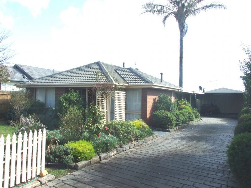 8 Desmond Street, Moe VIC 3825