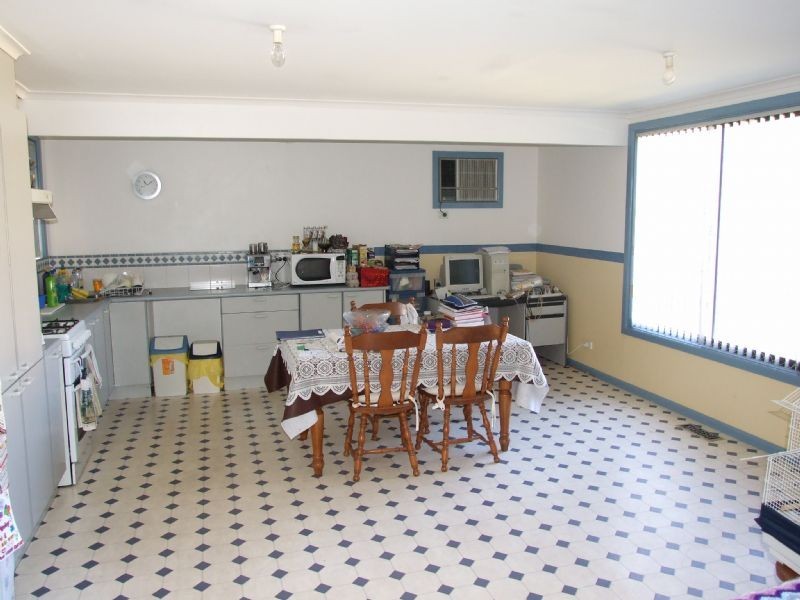 6 Ellinbank Street, Newborough VIC 3825