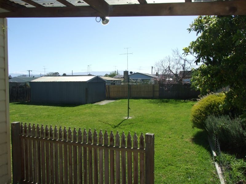 6 Ellinbank Street, Newborough VIC 3825